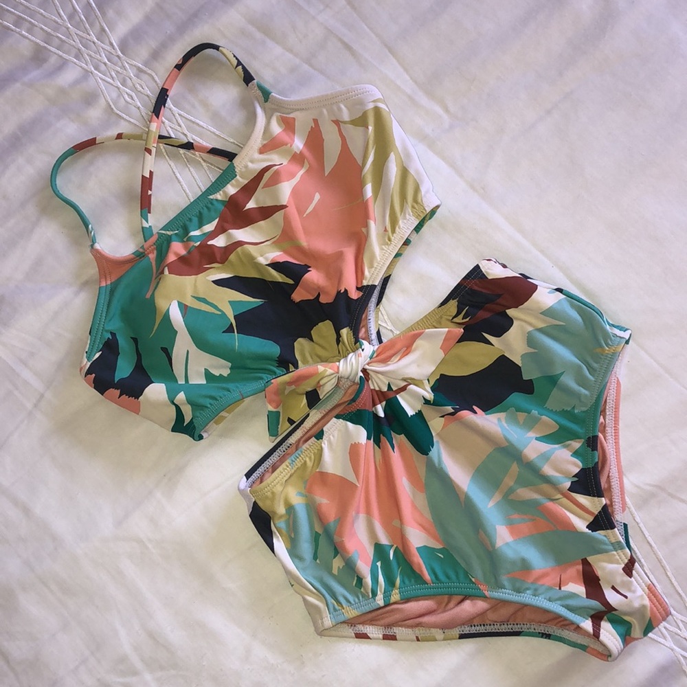 O’Neil One Piece Bathing Suit Size Small